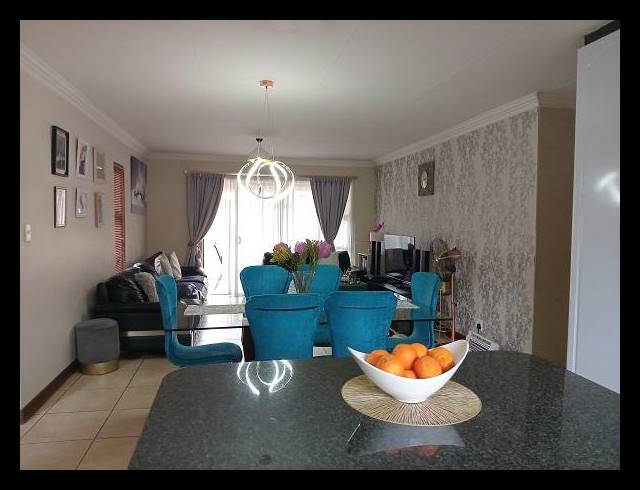 3 BEDROOM TOWNHOUSE FOR SALE IN VANDERBIJLPARK SW 5